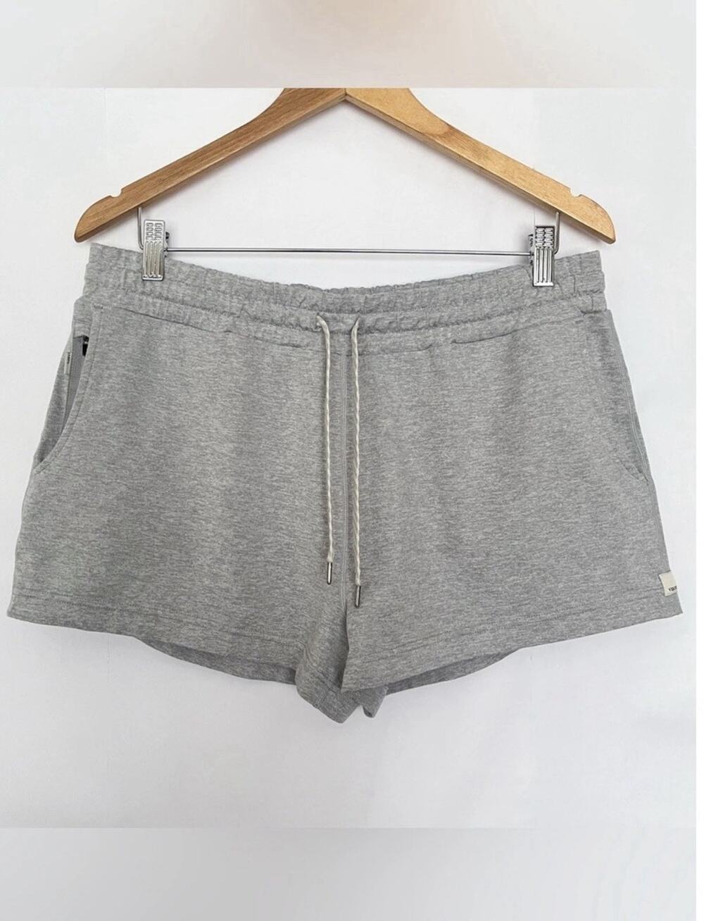 Vuori Halo Performance Short Womens Size Large Dreamknit Stretch Pockets VW339